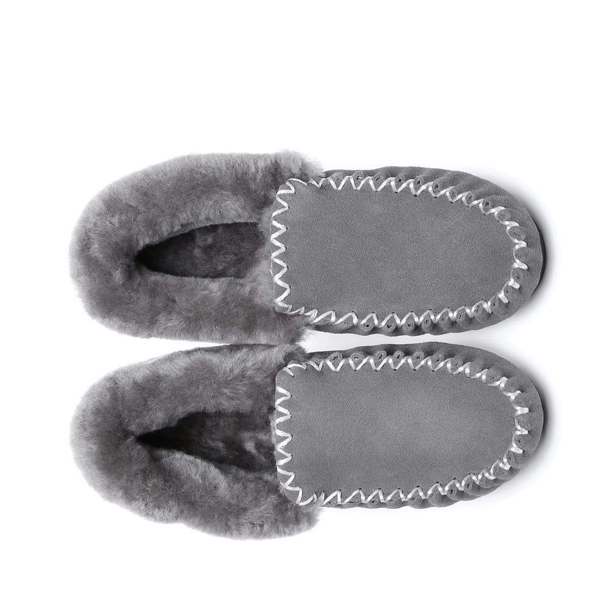 UGG Premium Traditional Moccasin - Image 33